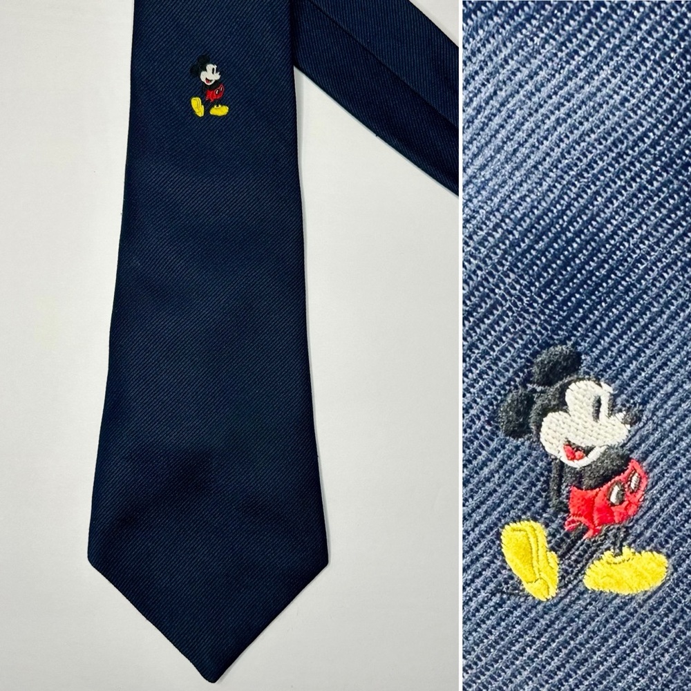Vintage WALT DISNEY PRODUCTIONS Embroidered Mickey Mouse Blue Wide Tie, 4.25”